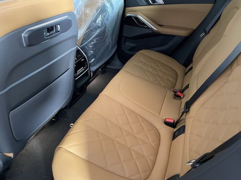 New 2026 BMW X6 xDrive40i w/ Climate Comfort Package image 15