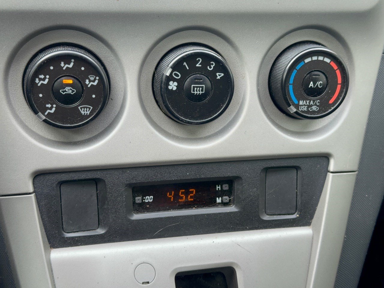 Used 2009 Toyota Matrix w/ PWR Pkg FWD image 22