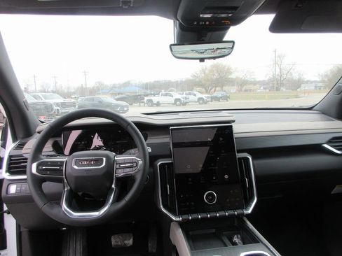 New 2026 GMC Acadia Elevation w/ Elevation Premium Package FWD image 17
