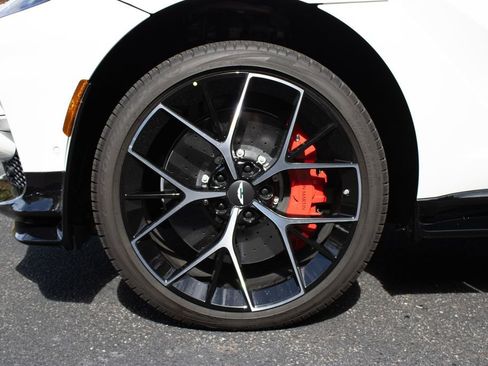 Used 2025 Aston Martin DBX 707 image 7