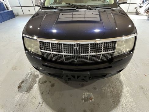 Used 2008 Lincoln MKX AWD image 3