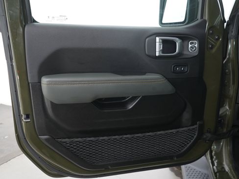 Used 2024 Jeep Wrangler High Altitude AWD/4WD image 19