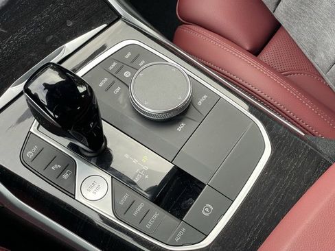 Used 2022 BMW 330e xDrive w/ Premium Package image 18