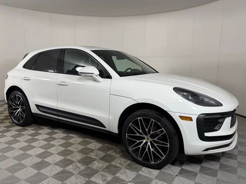 Used 2023 Porsche Macan image 9