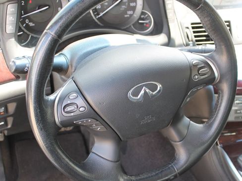 Used 2019 INFINITI Q70 Luxe w/ Proactive Package AWD/4WD image 13