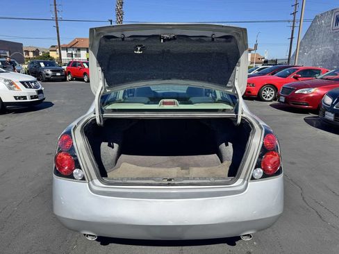 Used 2006 Nissan Altima 3.5 SE FWD image 25