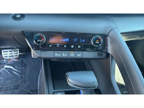 Certified 2025 Hyundai Elantra Sport FWD image 15