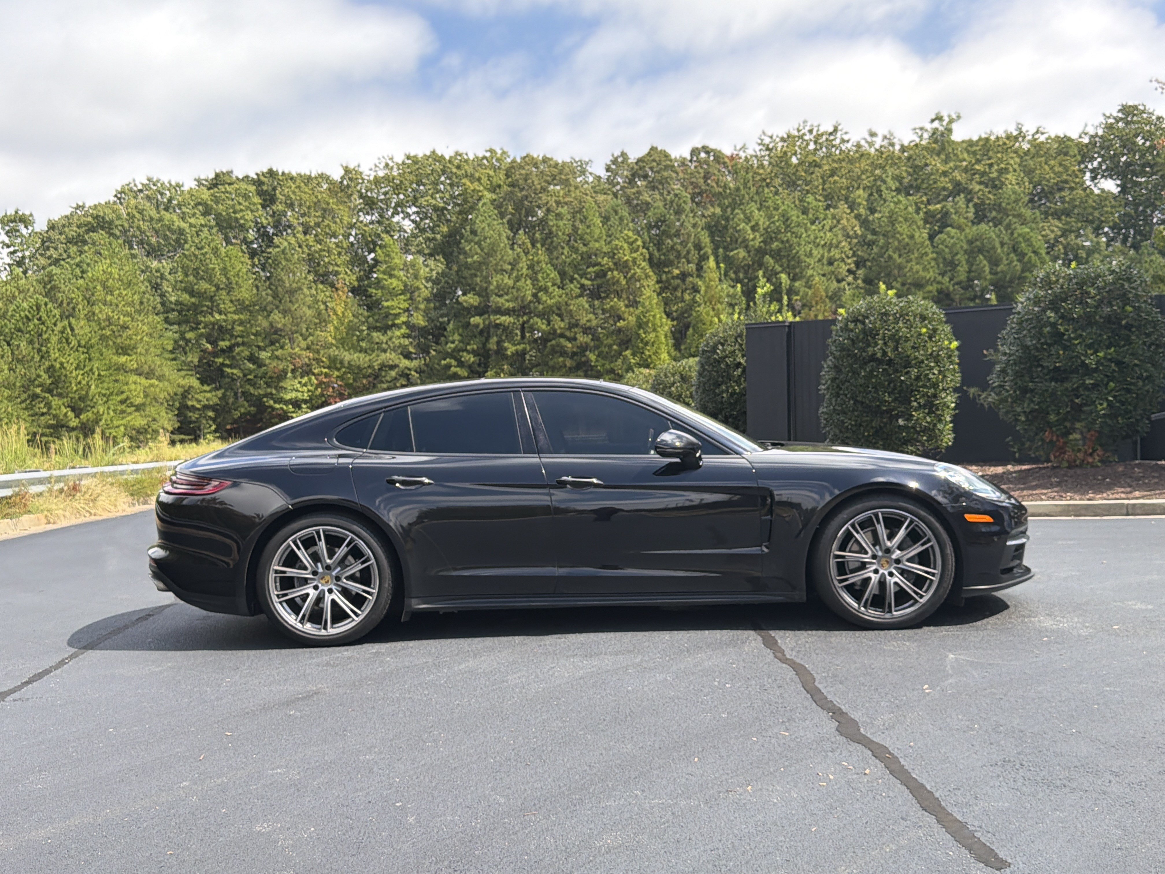 Used 2018 Porsche Panamera RWD image 5