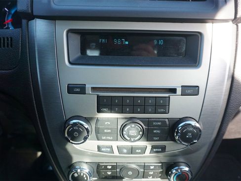 Used 2011 Ford Fusion SE w/ 202A Rapid Spec Order Code image 9