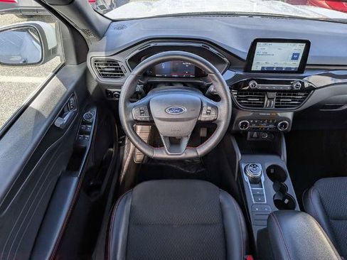 Certified 2025 Ford Escape ST-Line Select AWD/4WD image 16