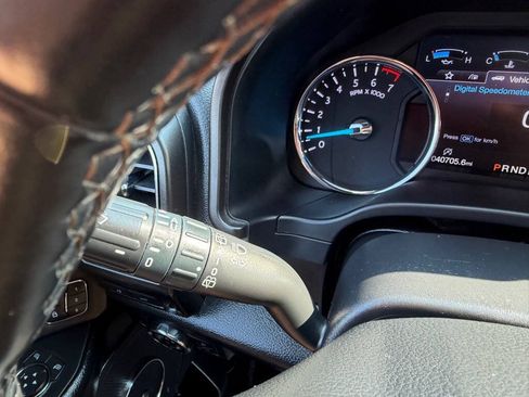 Used 2019 Ford Expedition Limited w/ Equipment Group 302A AWD/4WD image 21