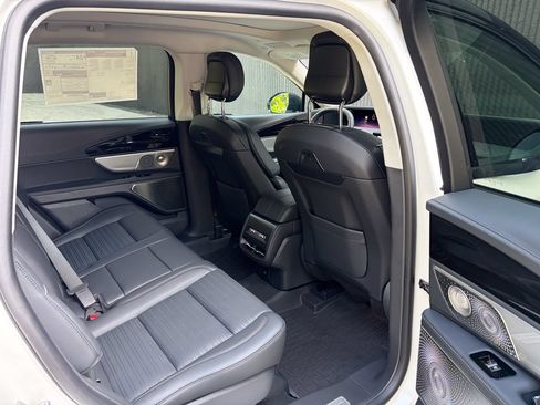 New 2026 Lincoln Nautilus Reserve AWD/4WD image 25