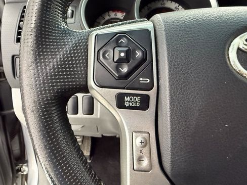 Used 2014 Toyota Tacoma PreRunner image 12