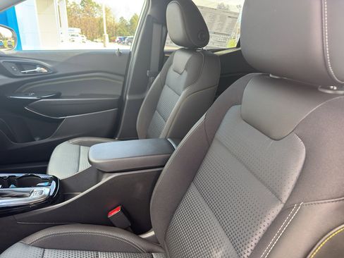 New 2026 Chevrolet Trax LT w/ LT Convenience Package image 7