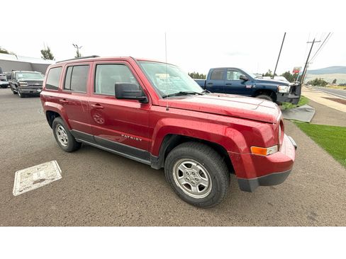 Used 2016 Jeep Patriot Sport w/ Power Value Group AWD/4WD image 7