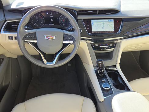 Used 2024 Cadillac XT6 Premium Luxury w/ Technology Package image 11