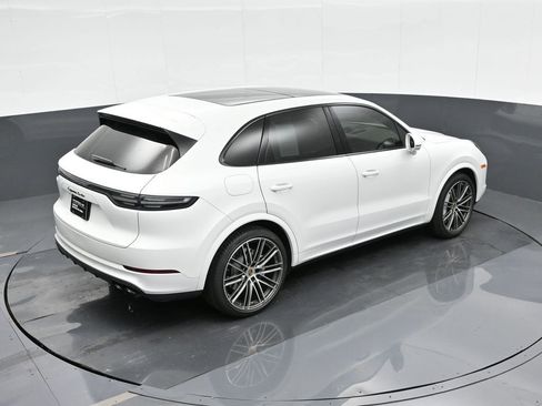 Certified 2022 Porsche Cayenne Turbo image 30