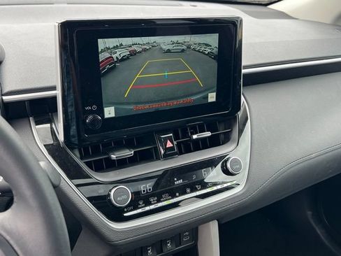 Used 2025 Toyota Corolla Cross XLE w/ Convenience Package AWD/4WD image 16