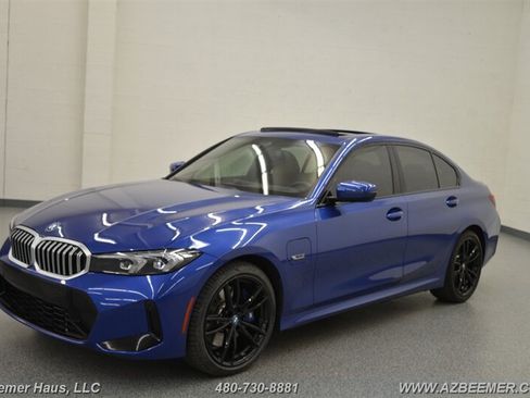 Used 2023 BMW 330e w/ M Sport Package RWD image 4