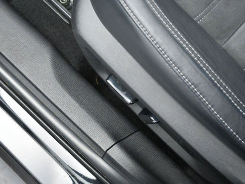 Used 2022 Mitsubishi Outlander SE image 13