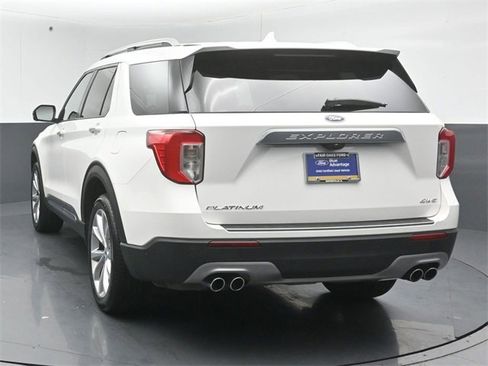 Certified 2022 Ford Explorer Platinum w/ Equipment Group 601A image 6
