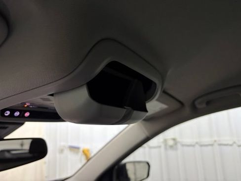 Used 2021 Chevrolet Equinox LT FWD image 40
