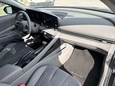 Used 2021 Hyundai Elantra SEL image 13