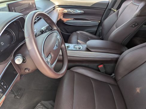 Used 2022 Genesis GV70 2.5T w/ Advanced Package AWD/4WD image 21