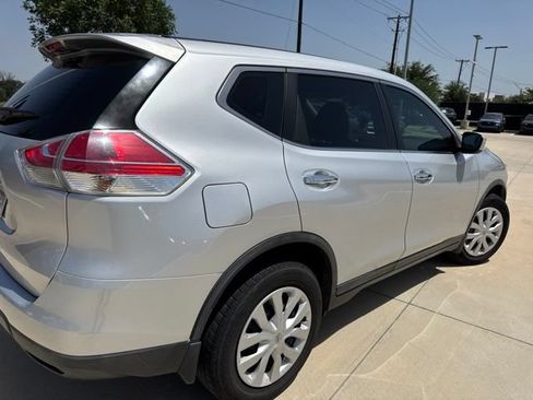Used 2015 Nissan Rogue S FWD image 3