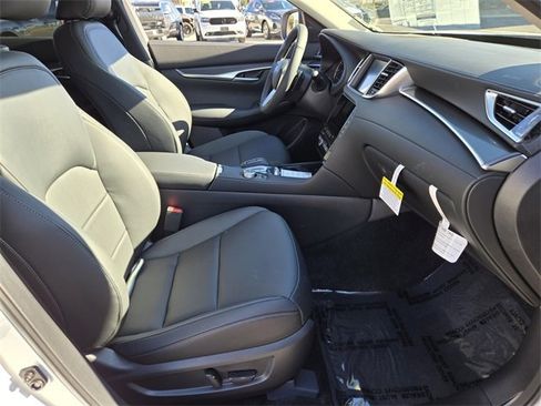 New 2025 INFINITI QX50 Pure image 21