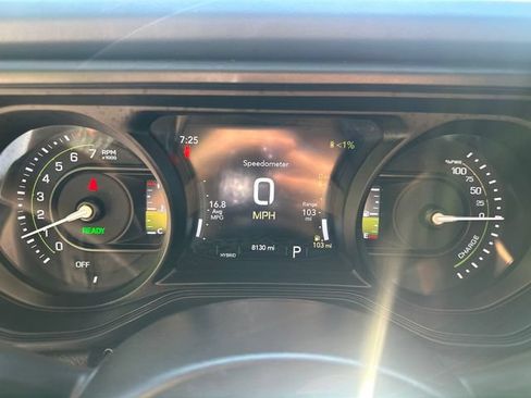 Used 2025 Jeep Wrangler Unlimited Sahara w/ Safety Group AWD/4WD image 26