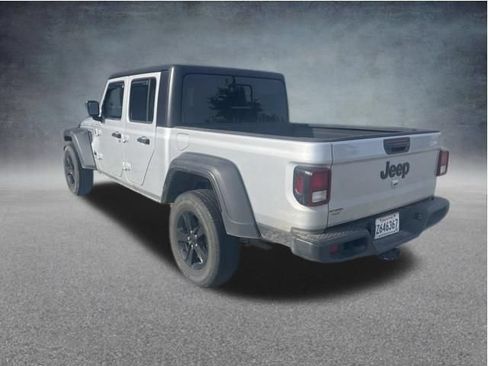 Used 2023 Jeep Gladiator Sport AWD/4WD image 6