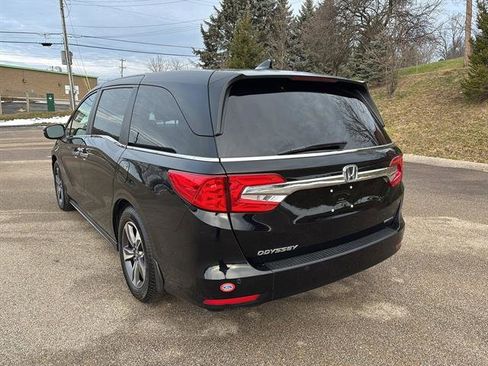 Used 2018 Honda Odyssey Touring image 2