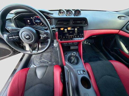 Used 2024 Nissan Z Performance w/ Floor Mat Package RWD image 15
