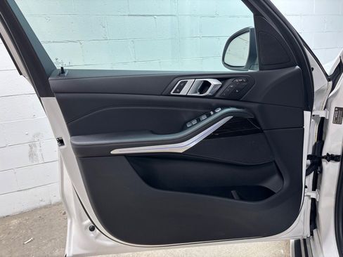 Used 2023 BMW X7 xDrive40i image 25