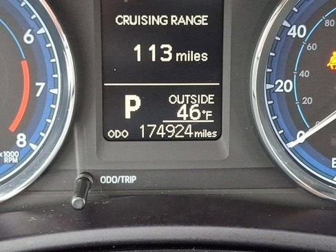 Used 2018 Toyota Corolla LE w/ LE Premium Package w/Moonroof image 25