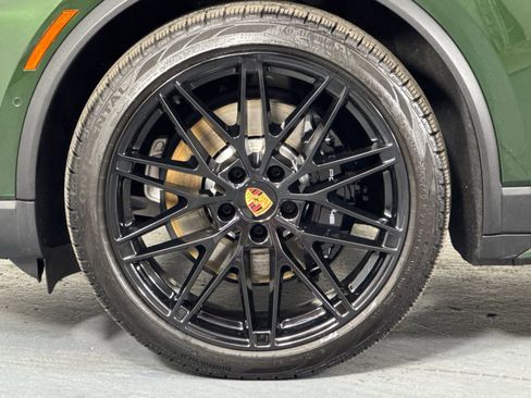 Used 2025 Porsche Macan 4S Electric image 33