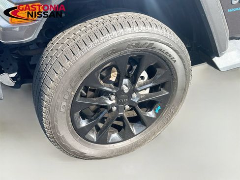 Used 2023 Jeep Wrangler Unlimited Sahara AWD/4WD image 37