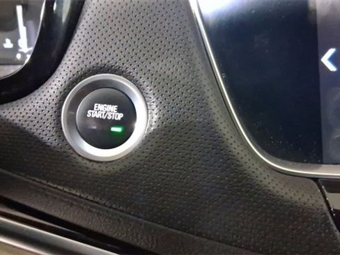 Used 2018 Cadillac XT5 Luxury w/ Driver Awareness Package image 31