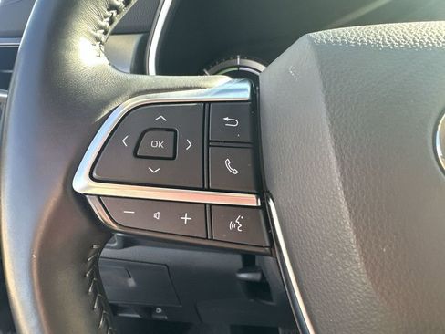 Used 2021 Toyota Highlander XLE image 35