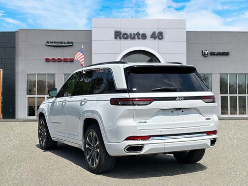 Used 2023 Jeep Grand Cherokee Overland AWD/4WD image 4