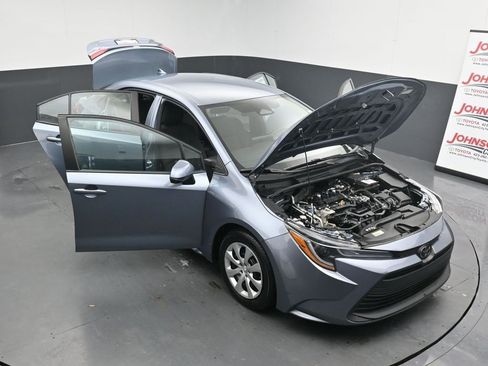 Used 2023 Toyota Corolla LE image 40