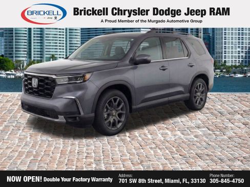 Used 2024 Honda Pilot Touring image 1