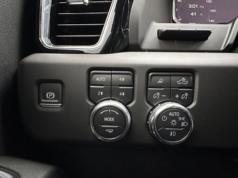 Certified 2025 GMC Sierra 1500 Denali w/ Denali Reserve Package AWD/4WD image 35