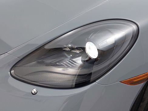 Certified 2025 Porsche 718 Cayman S image 27