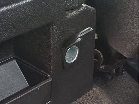 Used 2015 GMC Sierra 1500 SLE w/ SLE Value Package image 20