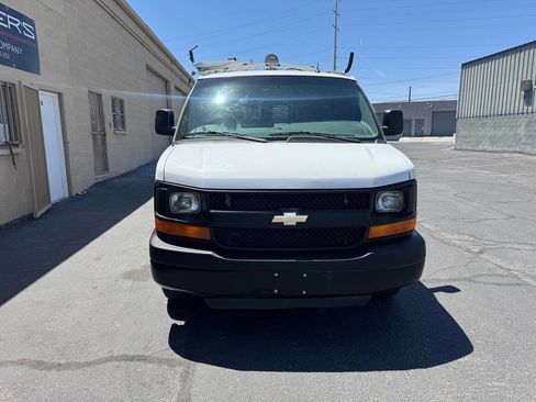 Used 2015 Chevrolet Express 2500 RWD image 12