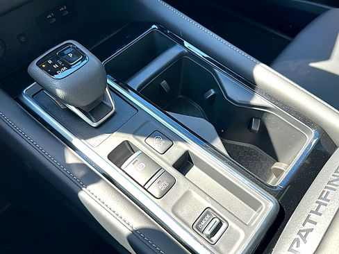 New 2026 Nissan Pathfinder SL image 25