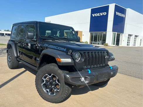 Used 2023 Jeep Wrangler Unlimited Rubicon 4xe AWD/4WD image 2
