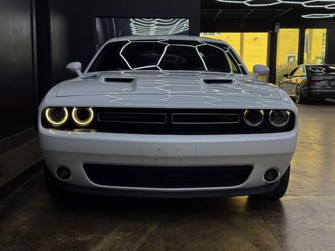 Used 2015 Dodge Challenger R/T w/ Quick Order Package 22B R/T image 2